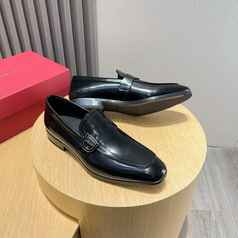 Men's Men's Shoes💰P640💰🔥《Ferragamo》👏Latest • High-end top brand luxury ~ purchasing agency, top quality ~. New fashionable business men's shoes🔜The uppers are made of original open-edge beaded cowhide➕cowhide·lining, with fine workmanship. The original stylish and soft combination wear-resistant and non-slip outsole is light and comfortable on the feet. The real thing looks better in real photos. Size: 38--44